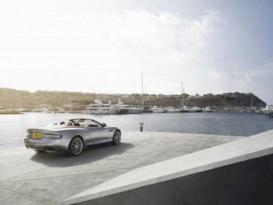  Aston Martin DB9 Volante 2012 года  (UK) (фото 6 из 9)